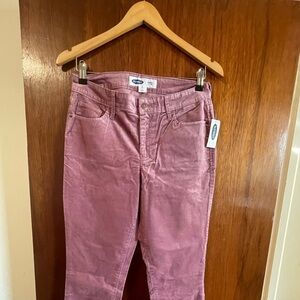 One female old navy long pant.